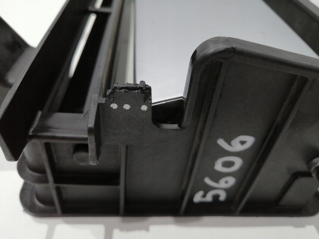 фото №13, Hyundai ioniq 5 шторка впуск воздуха левый