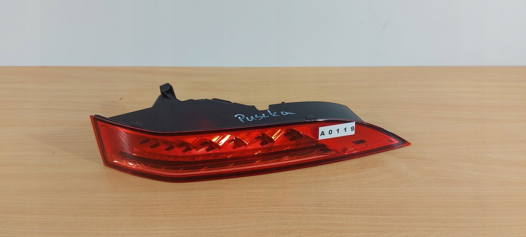 фото №1, Jaguar f-pace suv правая лампа задняя корпус стекло 119