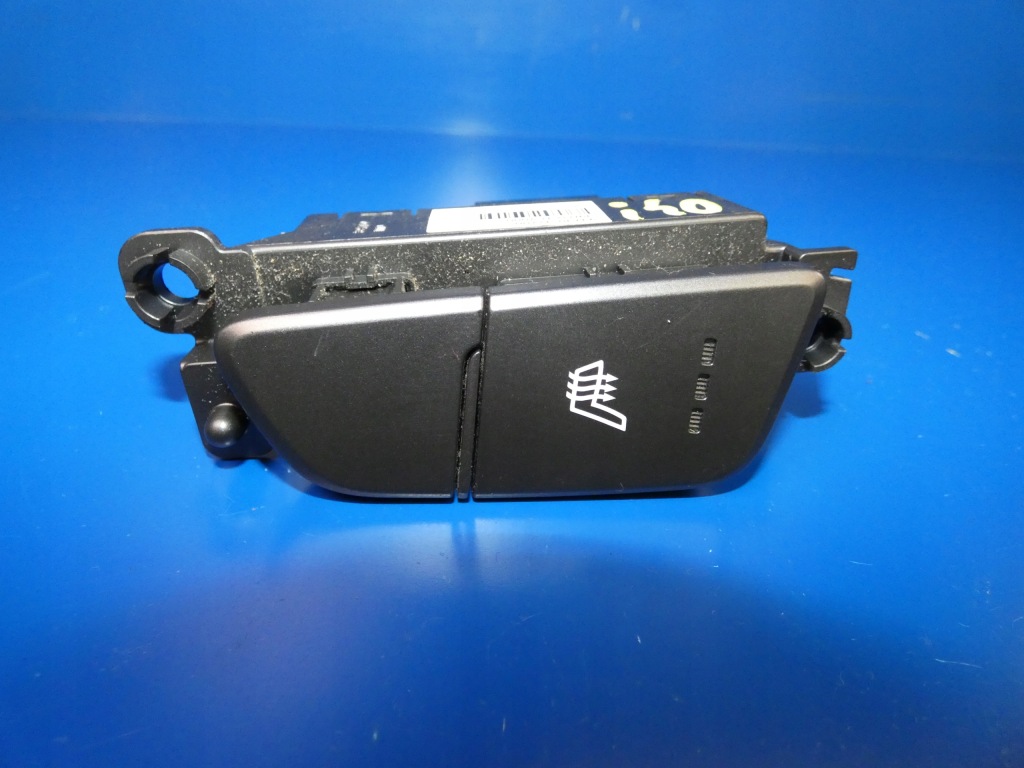 фото №1, Hyundai i40 перемикач кнопка підігрів сидіння