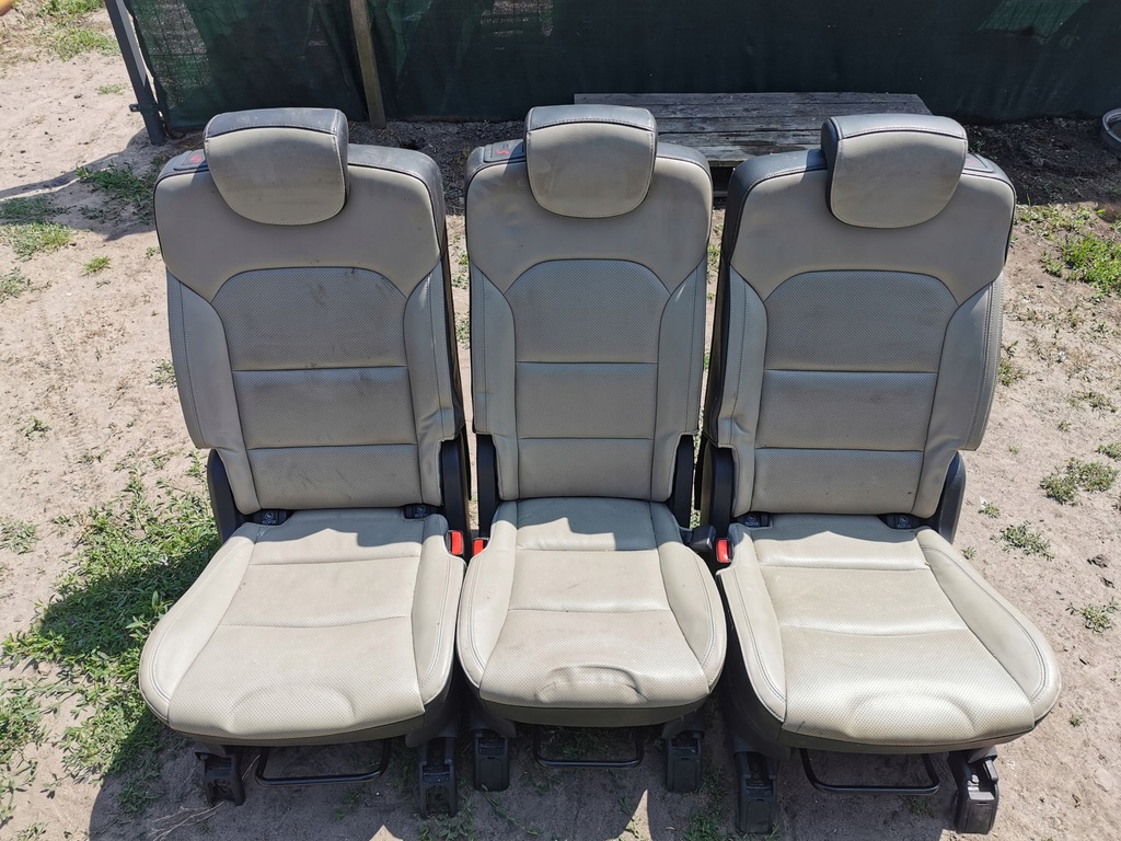 фото №1, Kia carens iv сиденье задняя правый заднее сиденье 2 ряд кожа beż