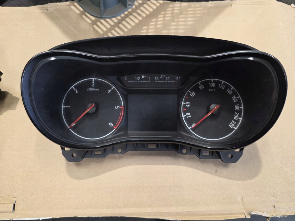 Купити Opel corsa e лічильник 39085575