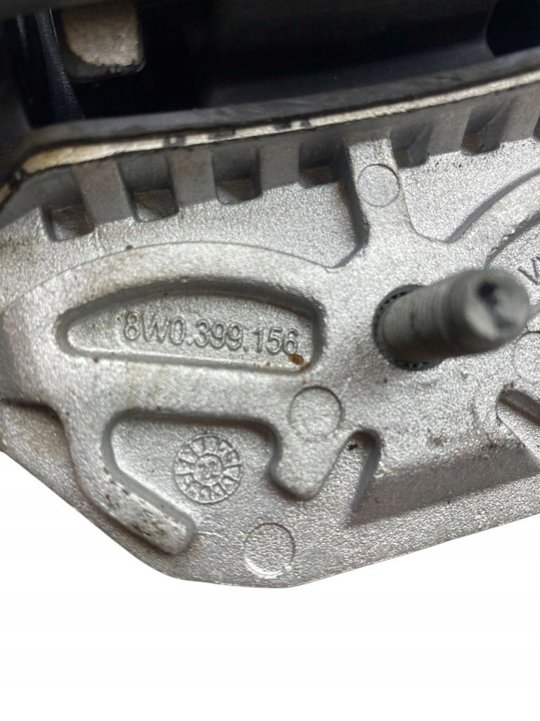 фото №11, Audi q5 sq5 2023 кронштейн / кронштейн коробки передач