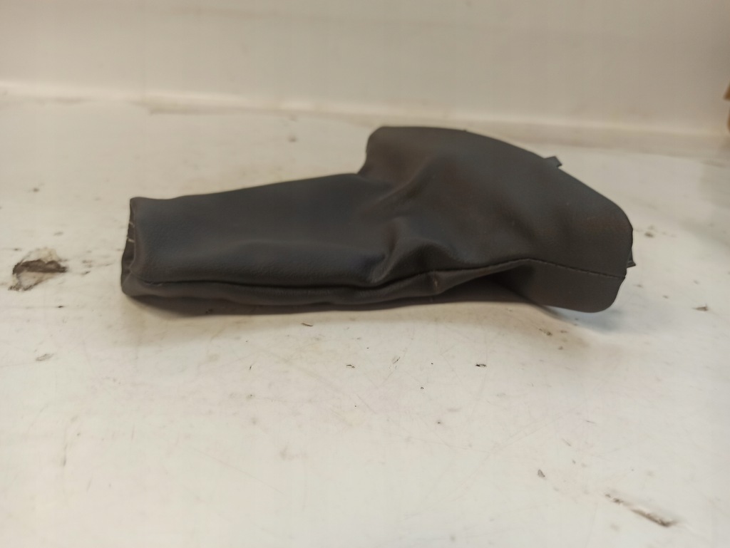 фото №8, Volvo v40 ii чехол тормоза ручного