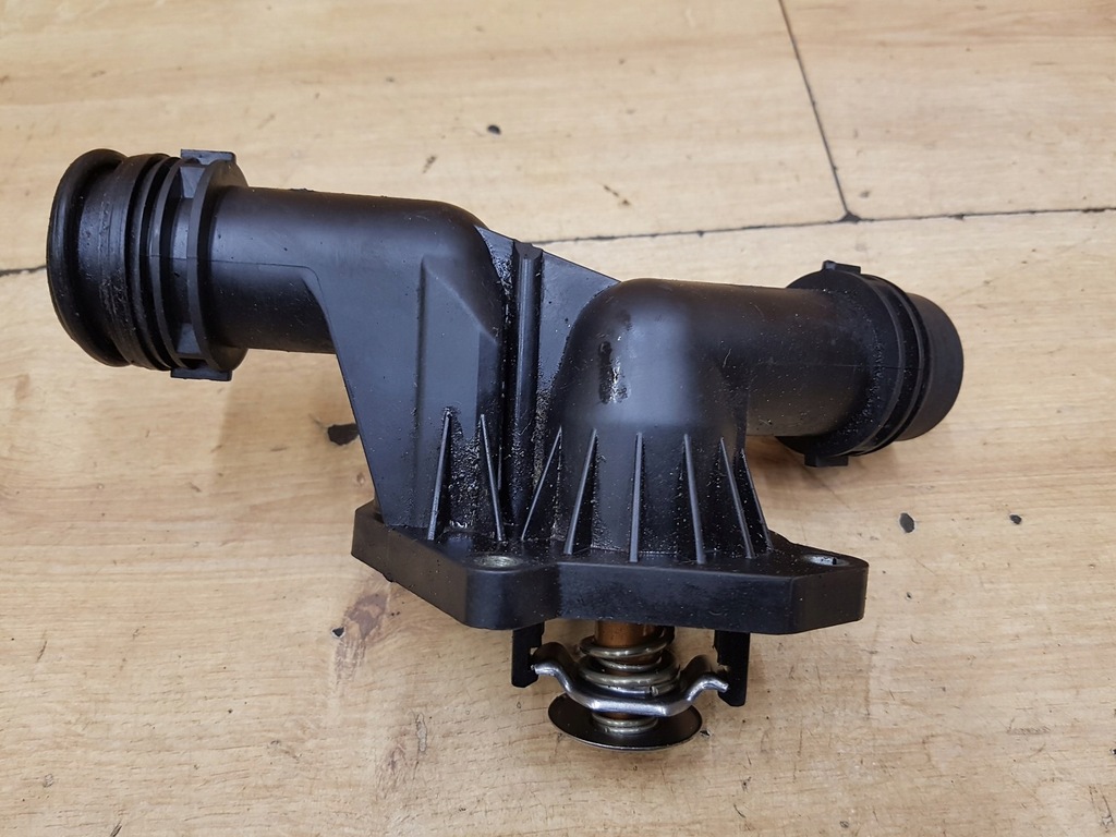 фото №1, Корпус термостата bmw e46 2.0d