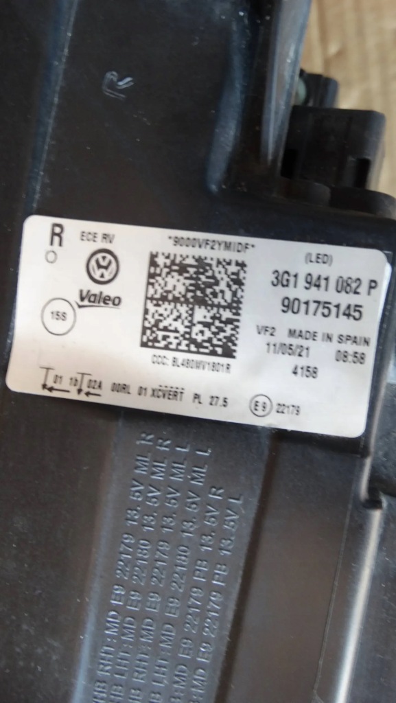 Лампа правый перед 3g1941082p vw passat b8 рестайлинг  iq light matrix Цена