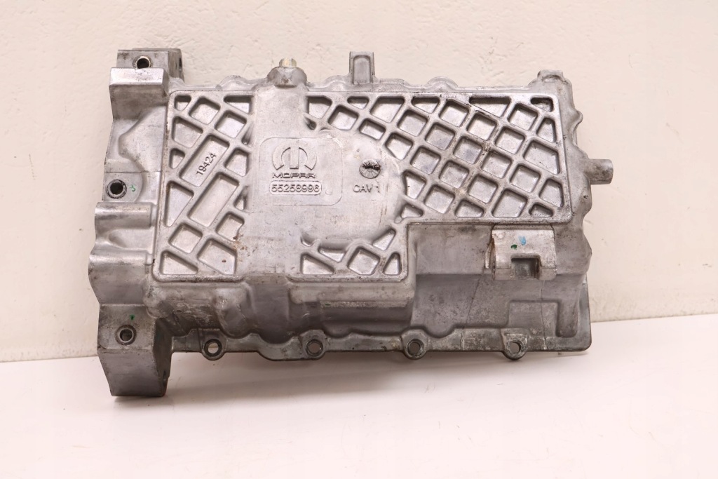 Fiat tipo 2 1.6 e-torq піддон масляна 55258996 в Україні