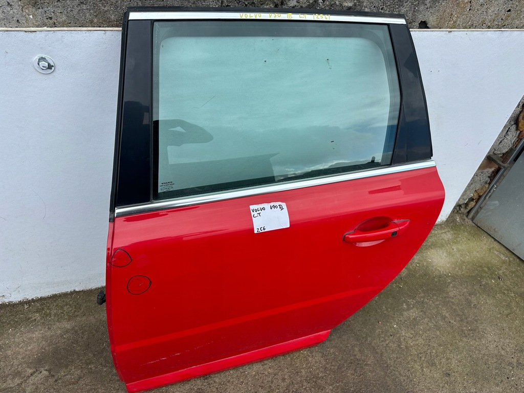 фото №1, Дверь левая задняя левый volvo v70 iii полный красные