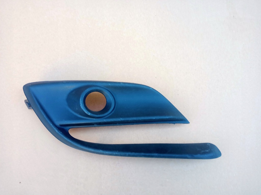 фото №1, Mazda 3 lift левая решётка бампера перед 2016r