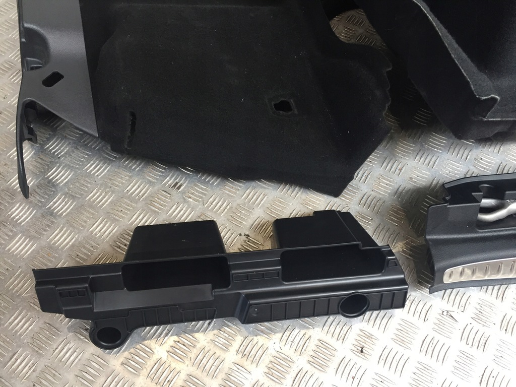 фото №6, Mercedes c-klasa w206 багажник оббивка багажника салон повний