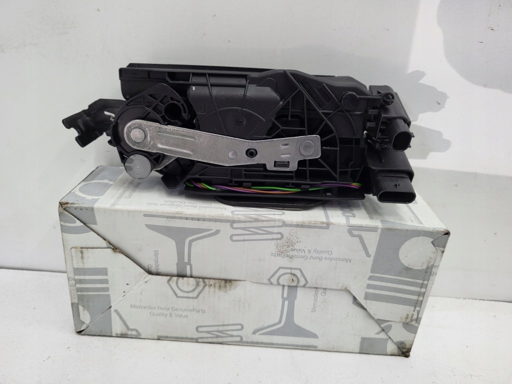 фото №1, Замок дверь боковых правый mercedes w447 a4477301002