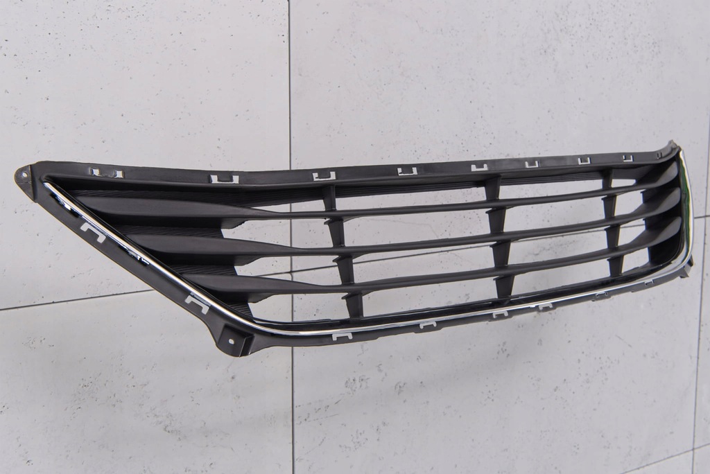 фото №10, Hyundai elantra v md 2013-2015 решітка бампера середня 865603x700