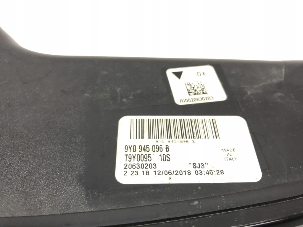 фото №10, Porsche cayenne лампа права задня 9y0945096b