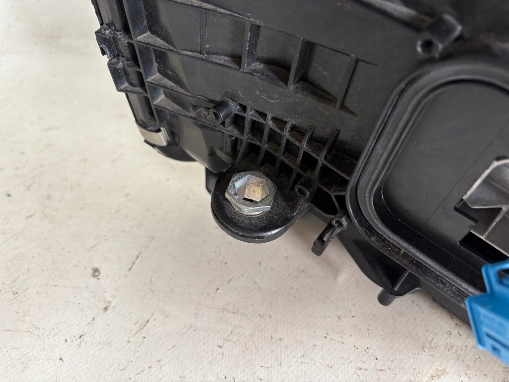 Фара правый  перед mercedes c-klasa w206 digital ходовие огни  a2069065404 Цена