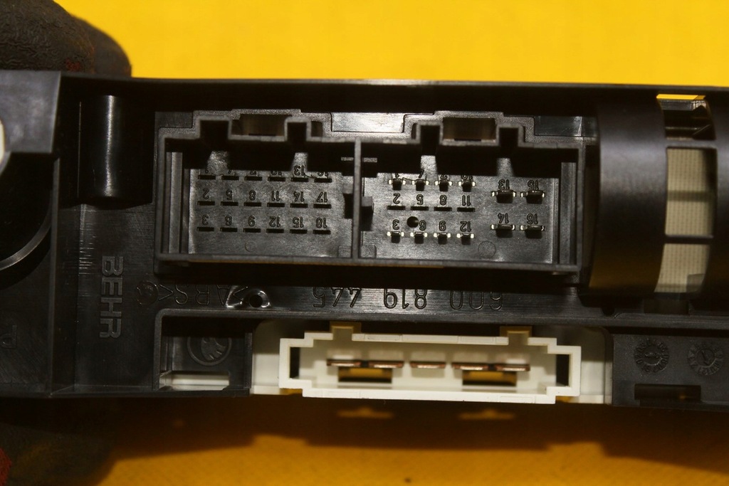 фото №8, Панель обдув vw fox polo iv 6q0819045t