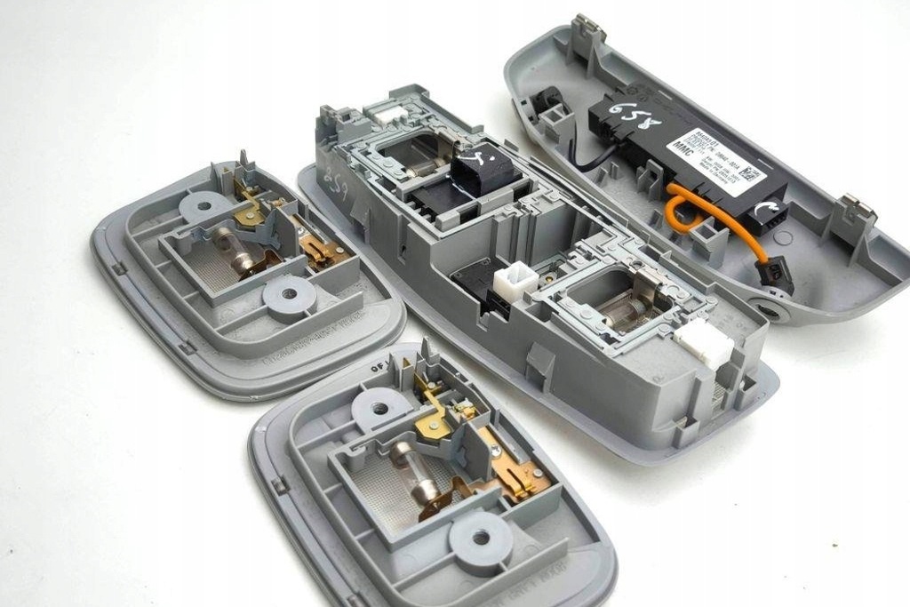 фото №10, Освітлення внутрішнє mitsubishi outlander ii cw_w 8640a501 2.3l дизель