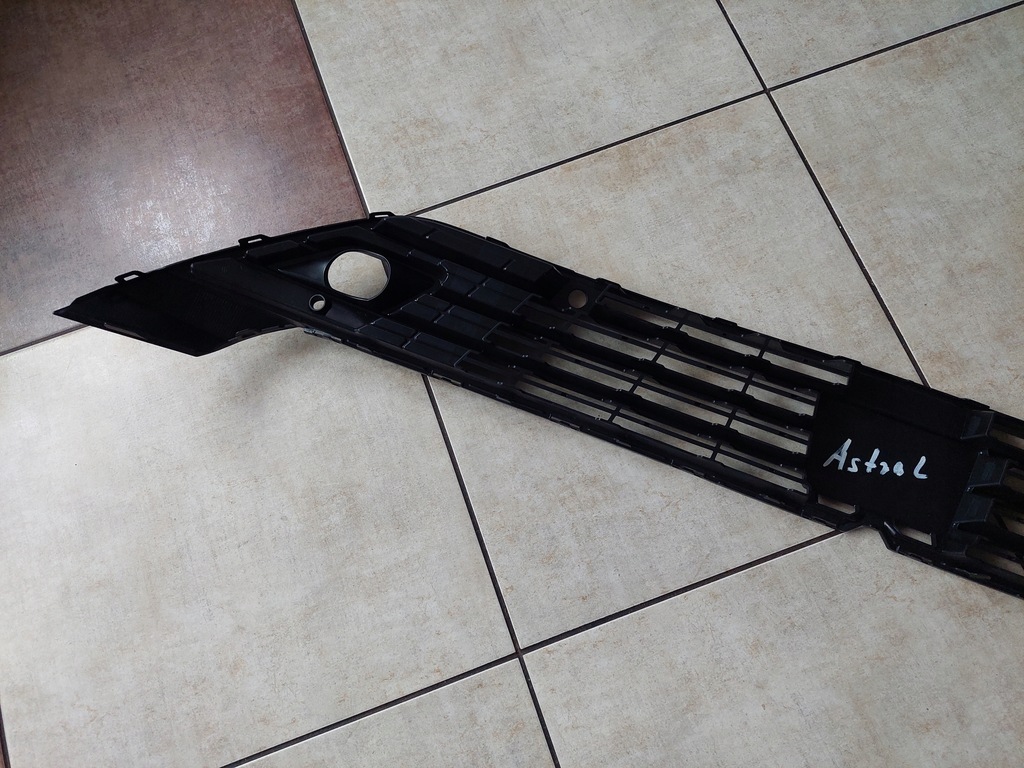 фото №7, Решётка бампера - средняя - opel astra l vi 6