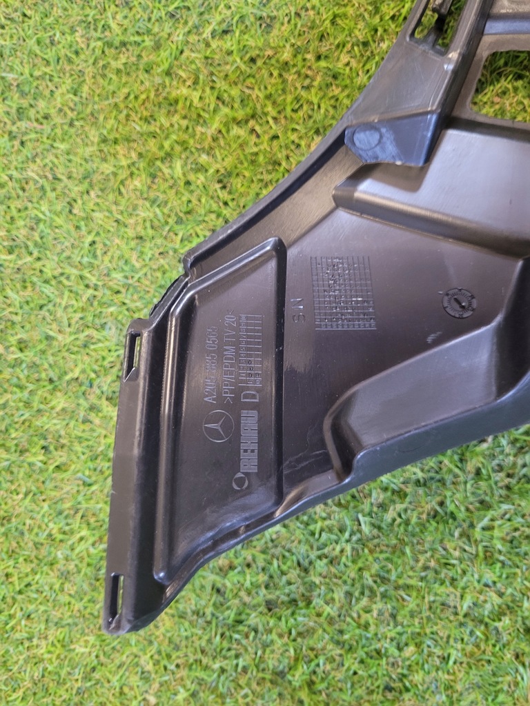 фото №8, Mercedes-benz оригинальный номер a2058850665 направляющая бампера перед