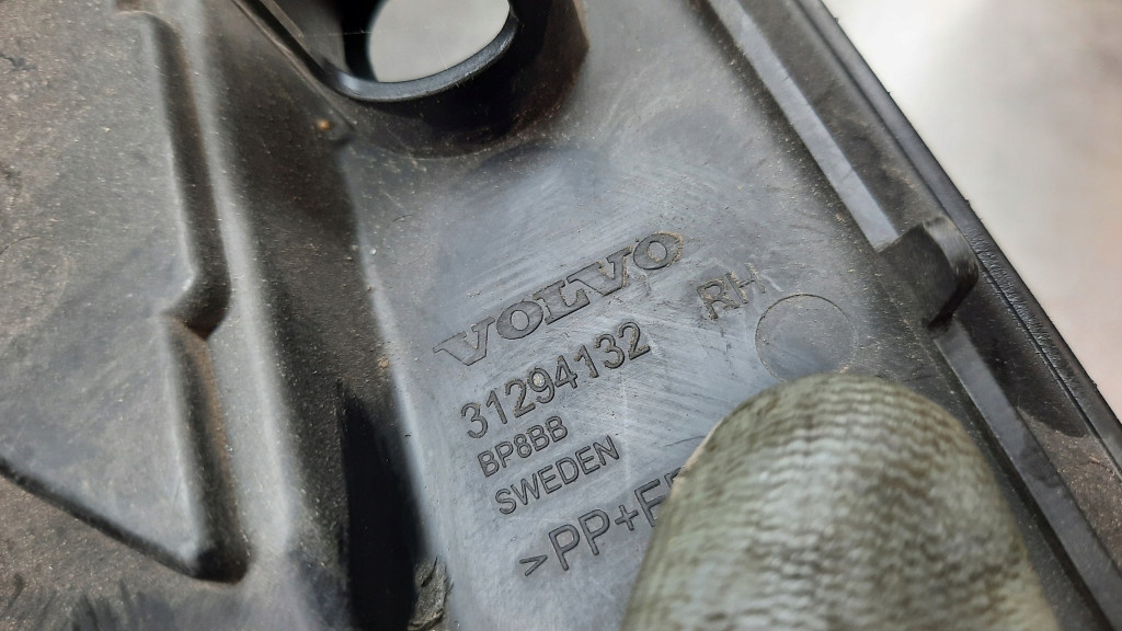 фото №10, Решётка бампера правая 31294132 volvo s60 ii v60