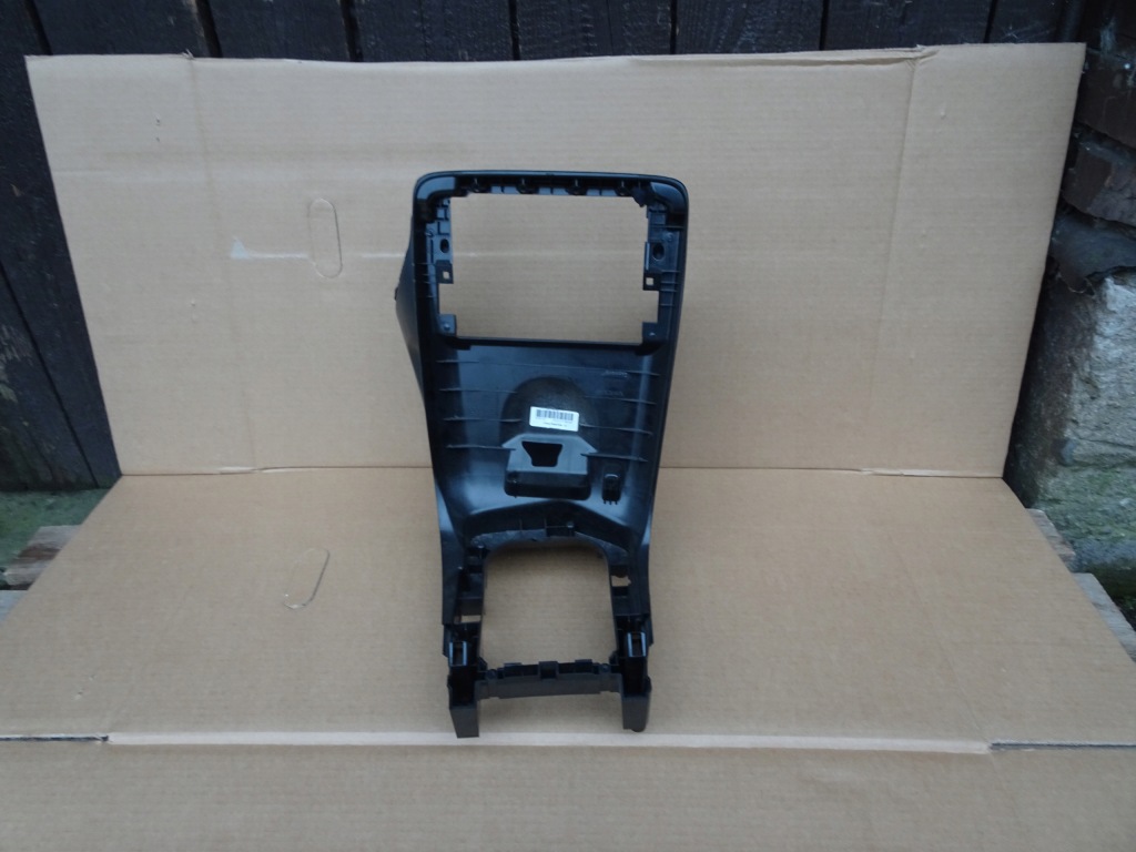 фото №1, Volvo v60 туннель корпус консоли 30791722 12r