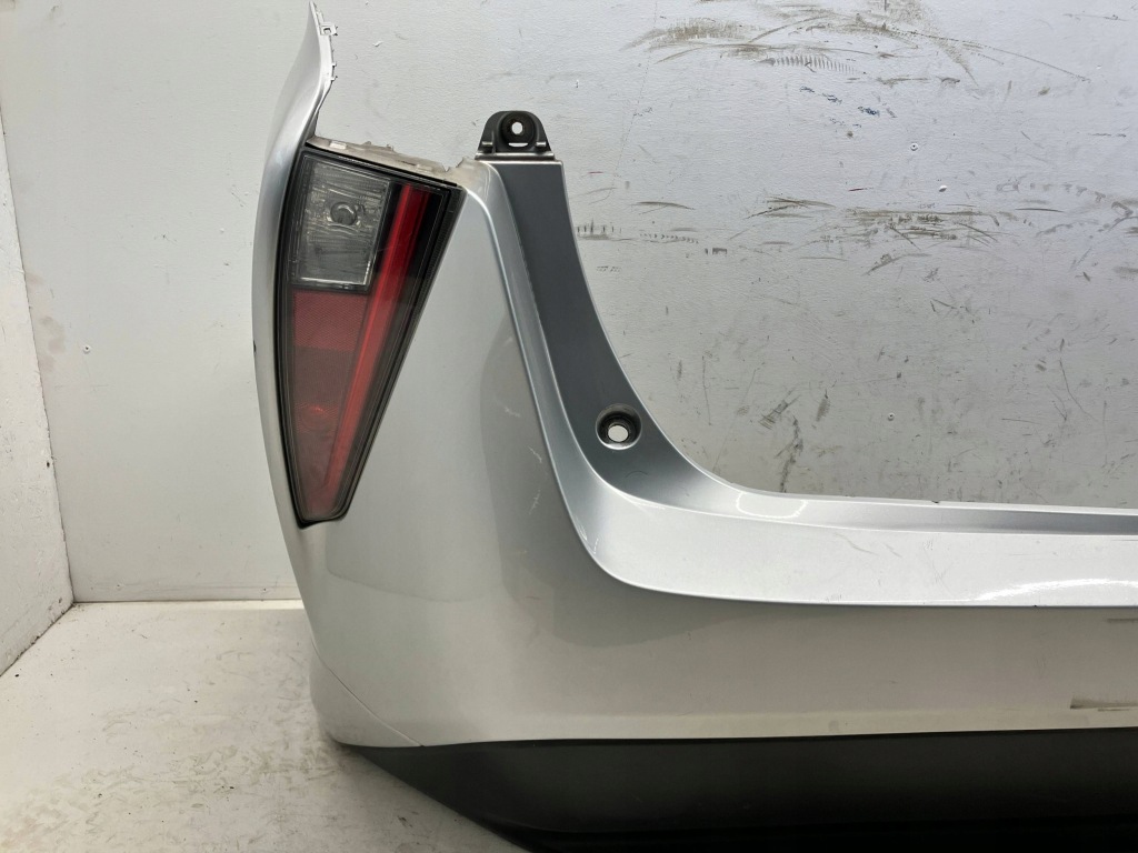 Prius iv комплектный  бампер задний задний фары комплект  без pdc 1f7 с Разборки