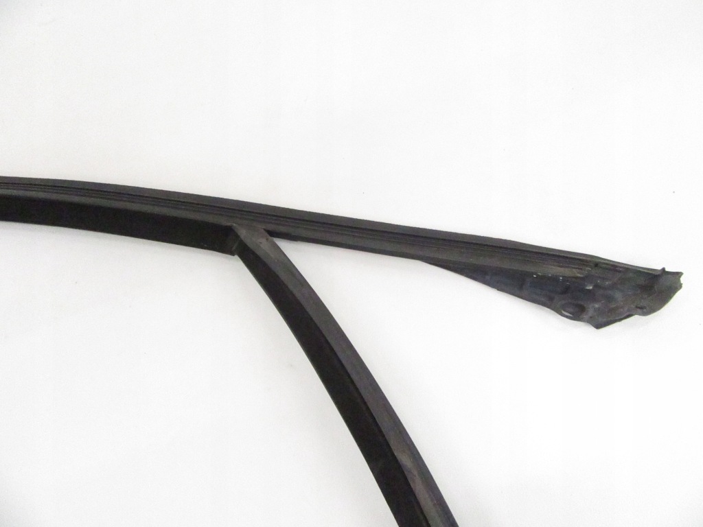 Прокладка дверь направляющая стекло правый перед bmw f15 f85 x5 7289618 в Украине