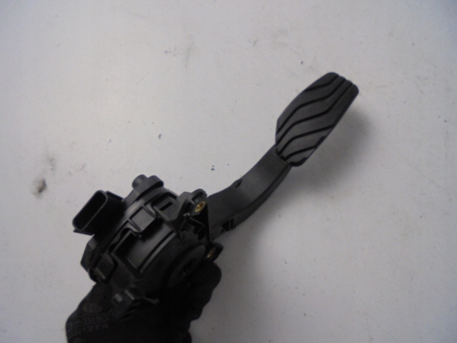 фото №3, Педаль газа renault clio v 1.6 e-tech 19-