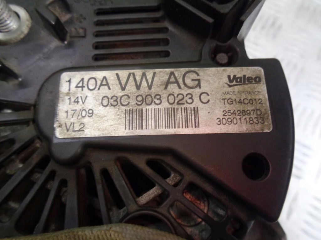 Генератор vw volkswagen passat b6 2005- 1.4 tsi 03c903023c tg14c012 140a Зі Шроту