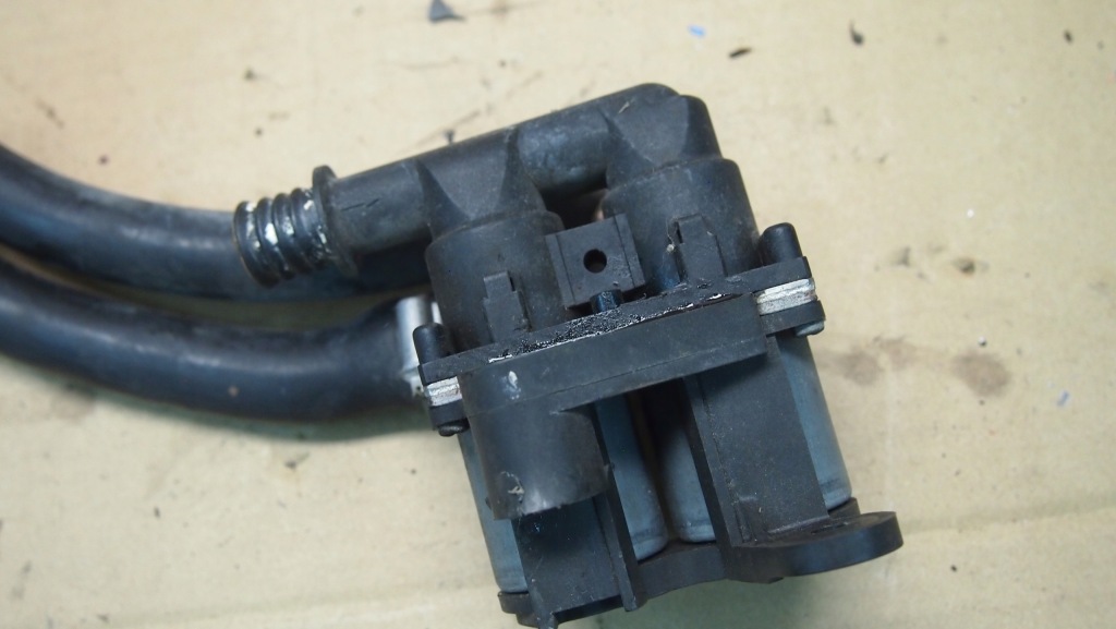 Bmw e34 клапан воды отопителя Недорого