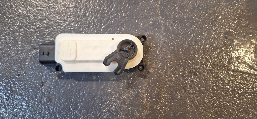 фото №1, Моторчик жалюзи renault austral nissan qashqai j12