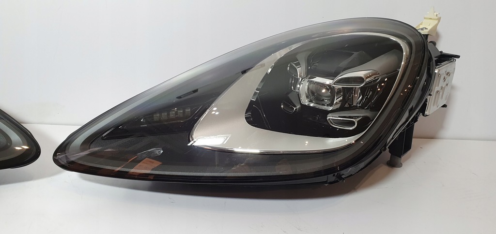 фото №10, Лампа правая левая porsche cayenne 9y0941034aa 9y0941034t комплектная nowa org