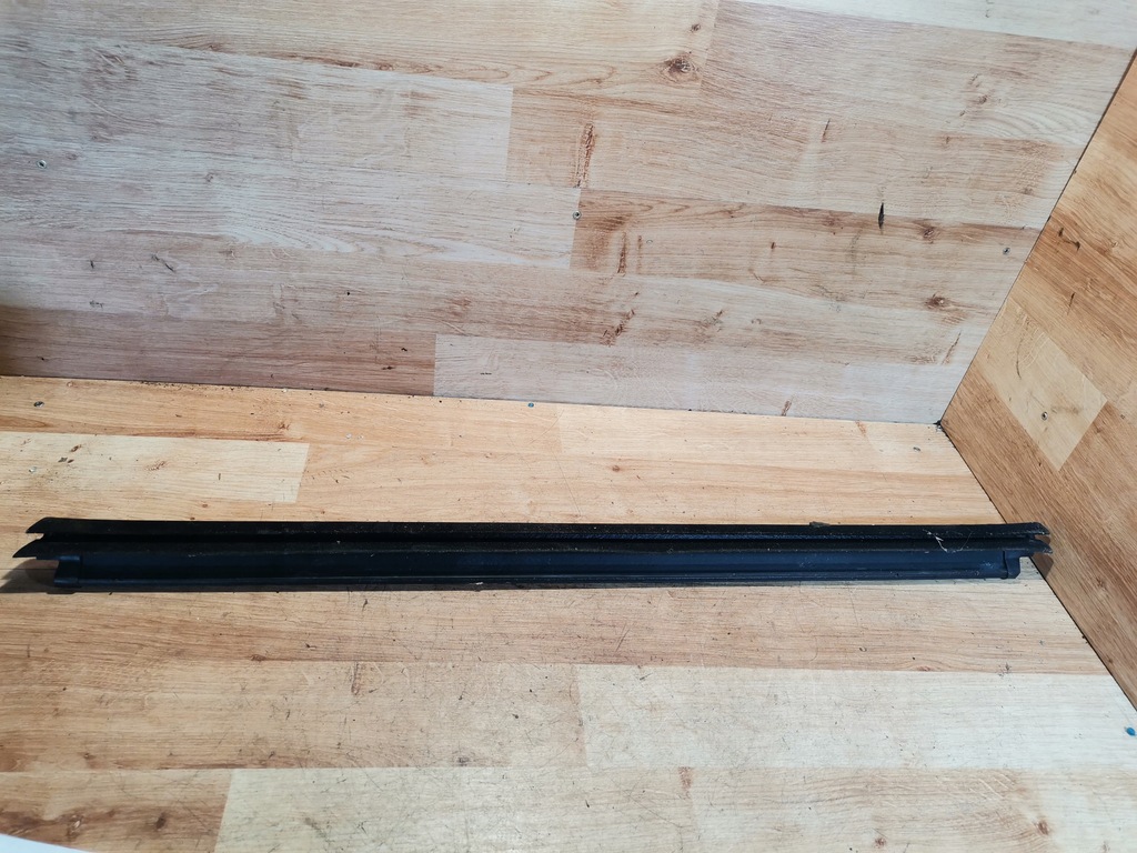 фото №7, Молдинг внутренняя стекло левый задняя peugeot 208 hb 5d 9673354280