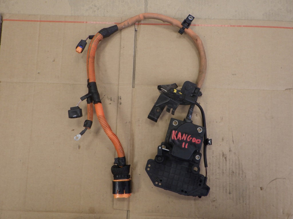 фото №1, Разъём штекер зарядки renault kangoo ze zoe