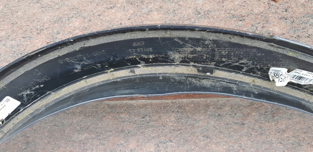 Mercedes gle 167 v167 amg молдинг защита крыла накладка правая задний  задняя в Украине