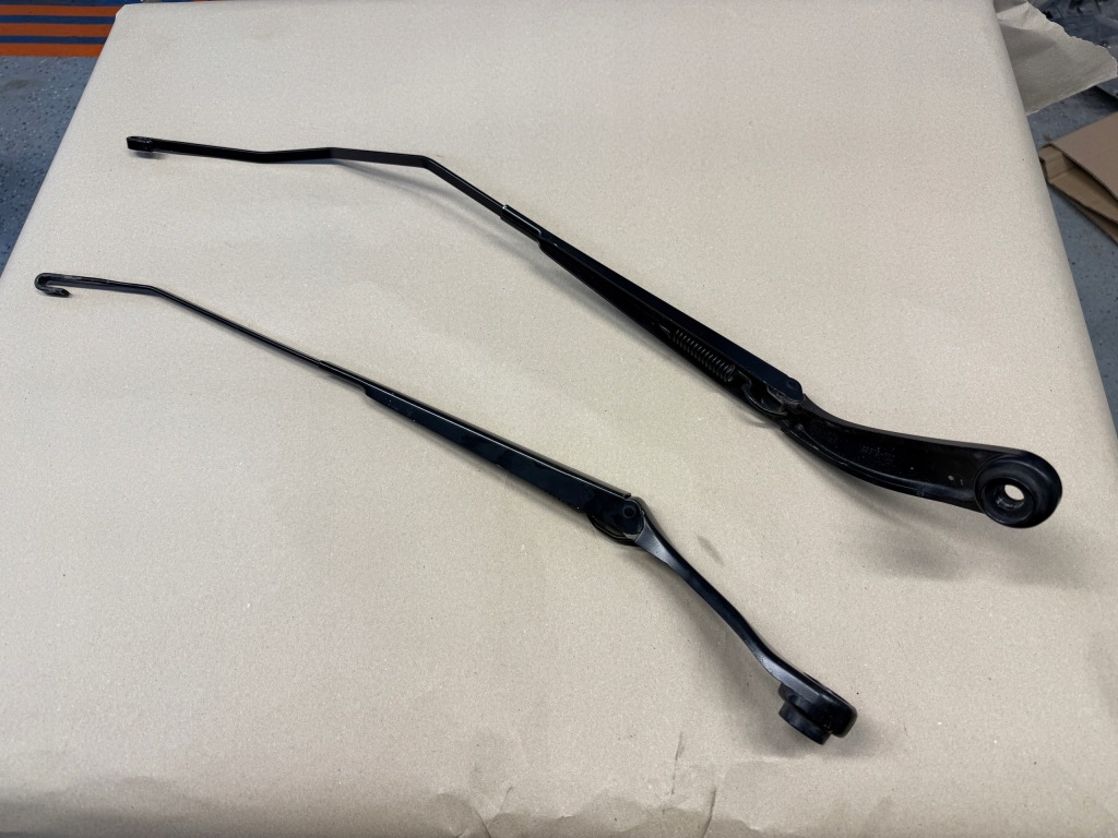 Купить Fiat freemont рычаг дворники левая правое 68087346aa 68087345aa