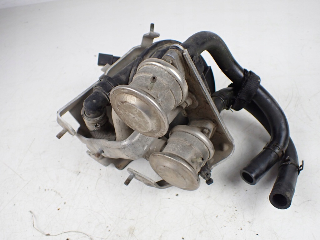 фото №6, Насос воздуха вторичного audi a8 s8 d3 5.2 fsi 07l959253a