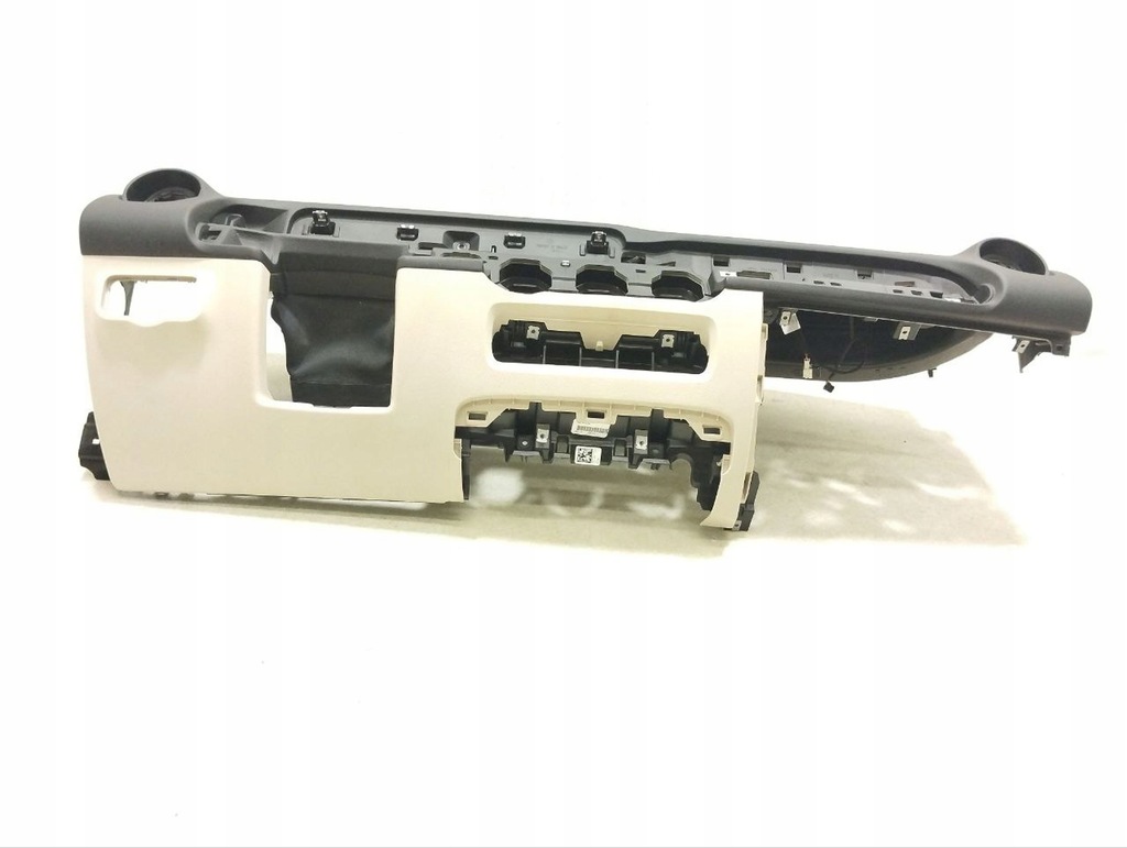 фото №16, Mercedes-benz eqb 2023 панели приборная, консоль