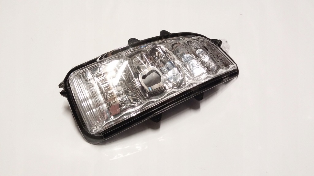 фото №1, Volvo c30 c70 s40 правий поворотник дзеркало оригінальний номер