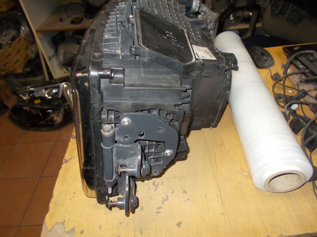 фото №3, Scania r s лампа 2674390 права