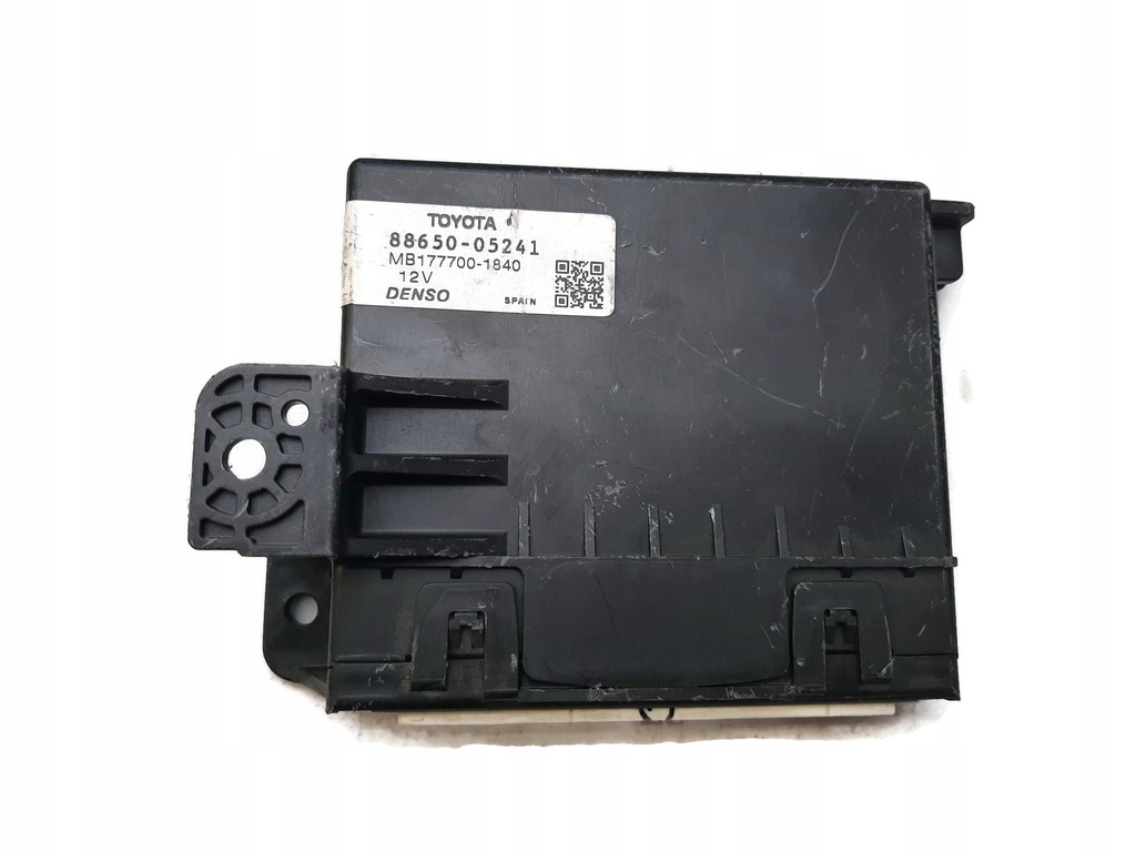 фото №1, Toyota avensis блок керування kilimatyzacji 88650-05241