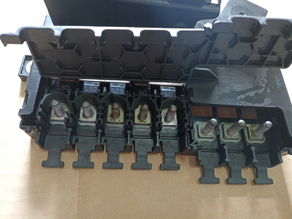 фото №5, Mercedes w213 e klasa коробка предохранителей