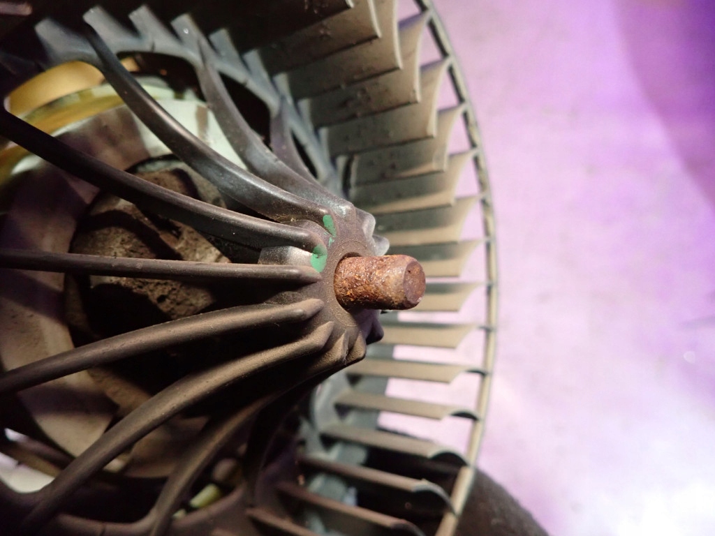 фото №5, Mercedes c-klasa w202 вентилятор обдув 2028207310 9140010212803x