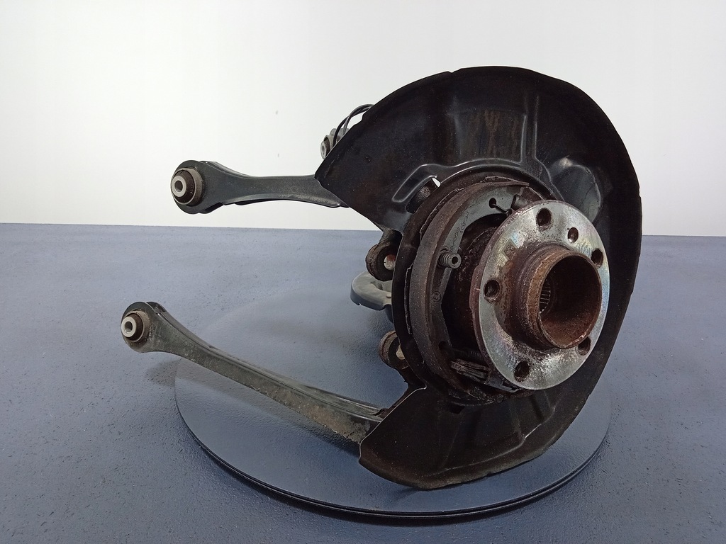 фото №1, Bmw 3 f34 f32 поворотный кулак задняя левая задняя ступица