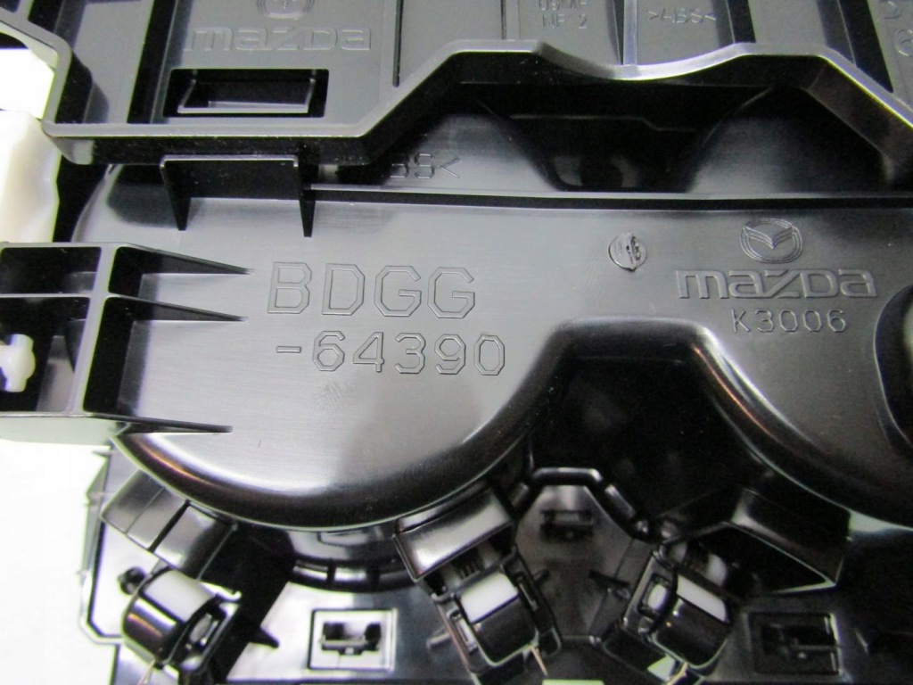 Mazda 3 bp iv 19r кронштейн на напиток напитки кружка bdgg-64390 с Разборки