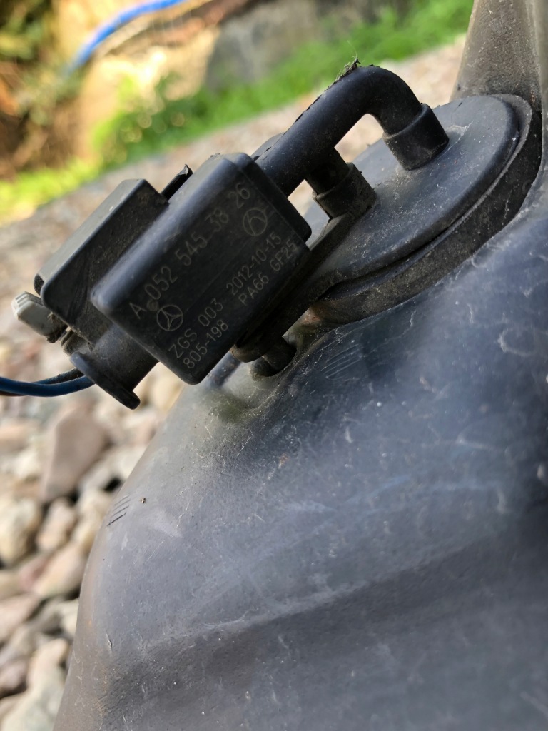 фото №7, Mercedes w204 бачок омивача датчик a2048600360