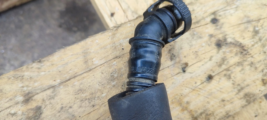 фото №5, Шланг вентиляційний audi a6 c7 2.0tfsi 06j103221