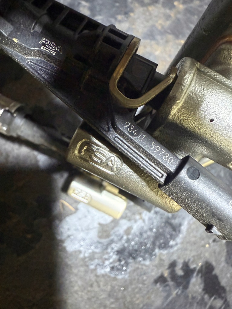 Peugeot citroen opel fiat 600 1.2 thp hn09 mhev система паливний насос інжектор Ціна