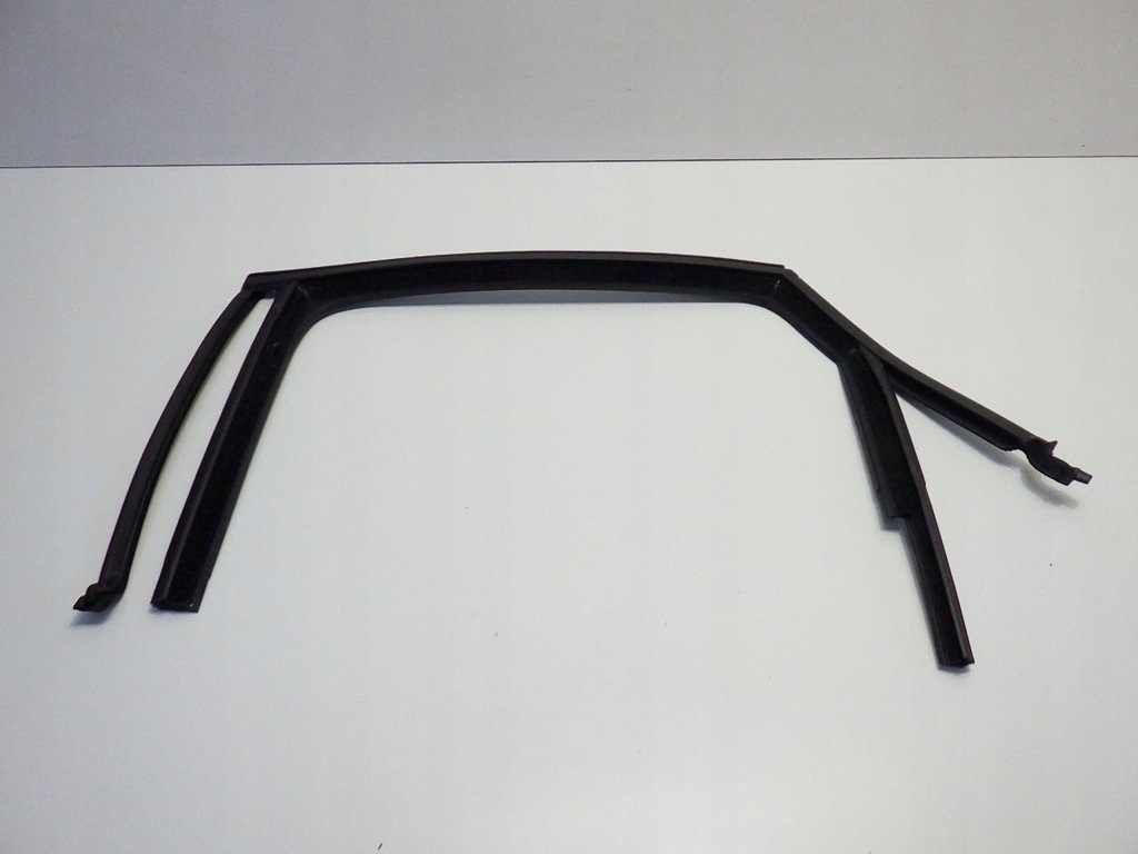 фото №1, Vw taigo 2022 рамка прокладка стекло левый задняя