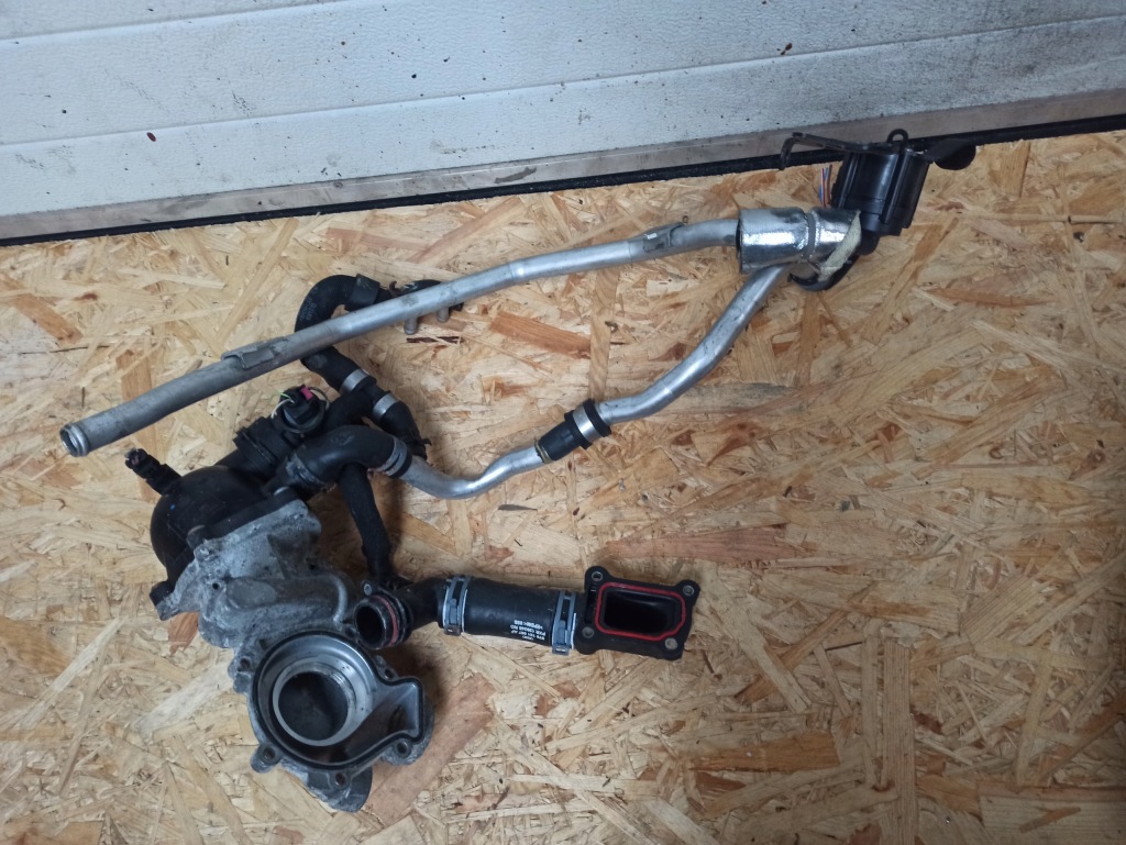 фото №1, Насос wody термостат шланги audi rs6 rs7 079121013