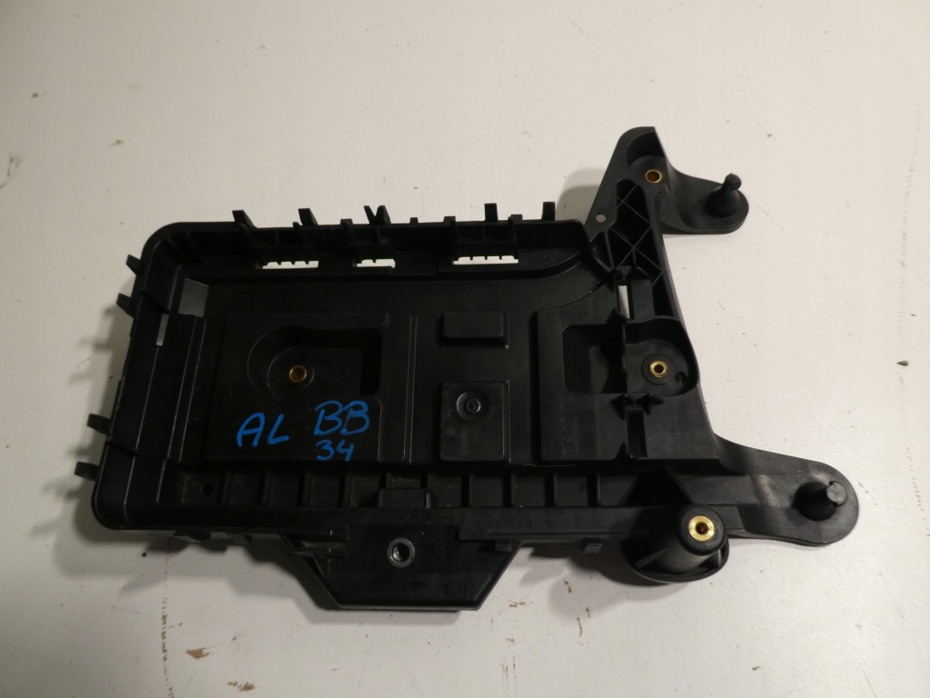 Купить Основание аккумулятор vw golf v 1k0915333