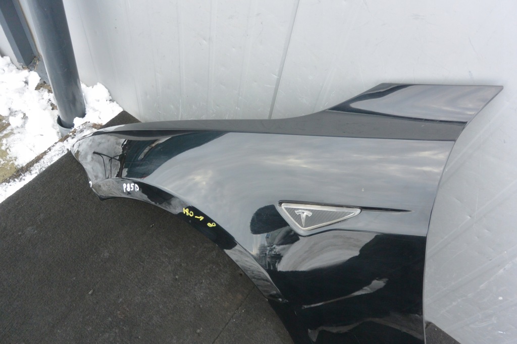 Tesla model s крило ліве перед оригінал Оригінал